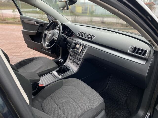 Черный Фольксваген Пассат Вариант, объемом двигателя 1.6 л и пробегом 230 тыс. км за 8900 $, фото 9 на Automoto.ua