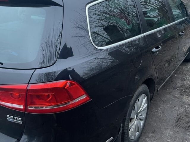 Черный Фольксваген Пассат Вариант, объемом двигателя 2 л и пробегом 370 тыс. км за 12000 $, фото 1 на Automoto.ua