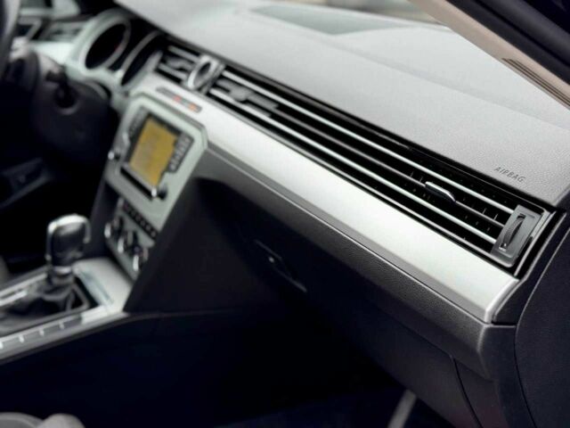 Чорний Фольксваген Пассат Варіант, об'ємом двигуна 2 л та пробігом 190 тис. км за 14899 $, фото 21 на Automoto.ua