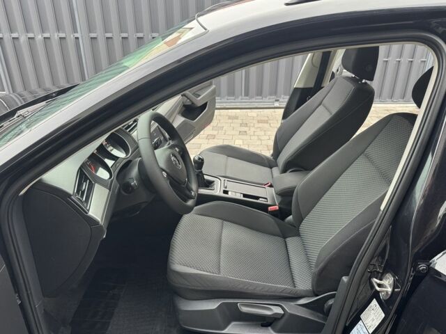 Черный Фольксваген Пассат Вариант, объемом двигателя 1.6 л и пробегом 255 тыс. км за 11900 $, фото 9 на Automoto.ua