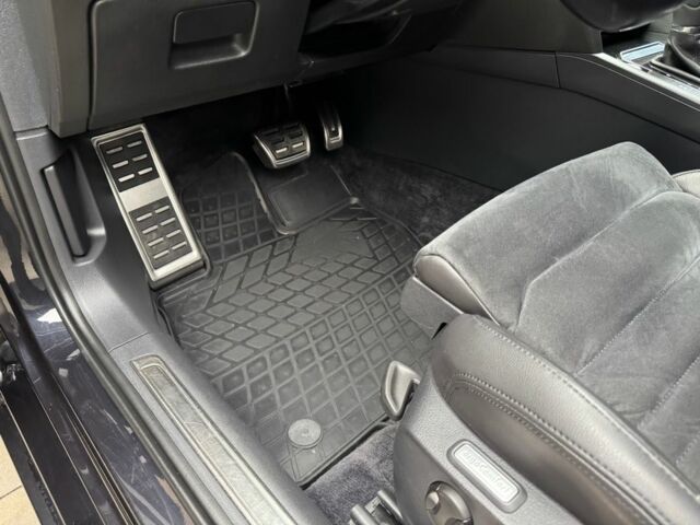 Чорний Фольксваген Пассат Варіант, об'ємом двигуна 2 л та пробігом 228 тис. км за 14900 $, фото 9 на Automoto.ua