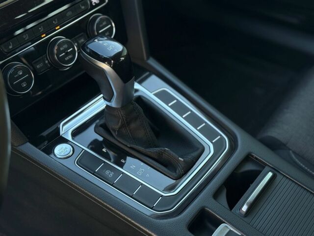 Черный Фольксваген Пассат Вариант, объемом двигателя 2 л и пробегом 250 тыс. км за 13500 $, фото 21 на Automoto.ua