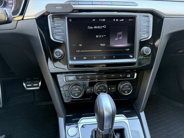 Черный Фольксваген Пассат Вариант, объемом двигателя 1.6 л и пробегом 335 тыс. км за 15950 $, фото 22 на Automoto.ua