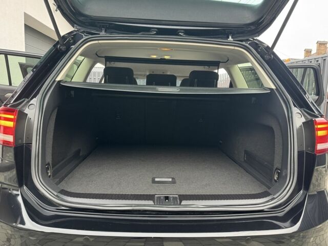 Черный Фольксваген Пассат Вариант, объемом двигателя 1.6 л и пробегом 255 тыс. км за 11900 $, фото 13 на Automoto.ua