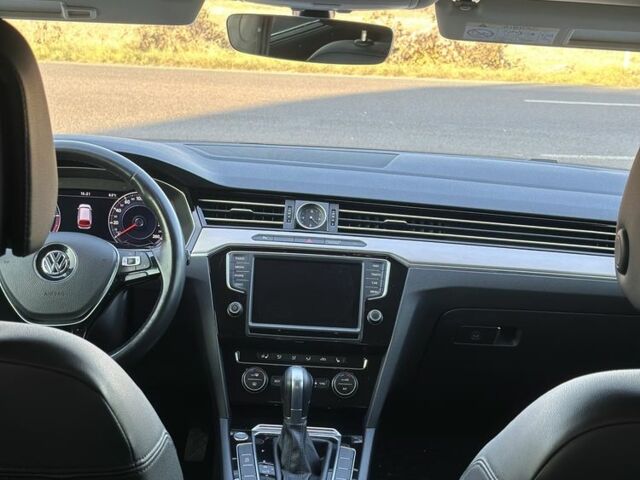 Фольксваген Пассат Вариант 2015 в Хусте на Automoto.ua Черный Фольксваген Пассат Вариант, объемом двигателя 2 л и пробегом 288 тыс. км за 15250 $, фото 7 на Automoto.ua