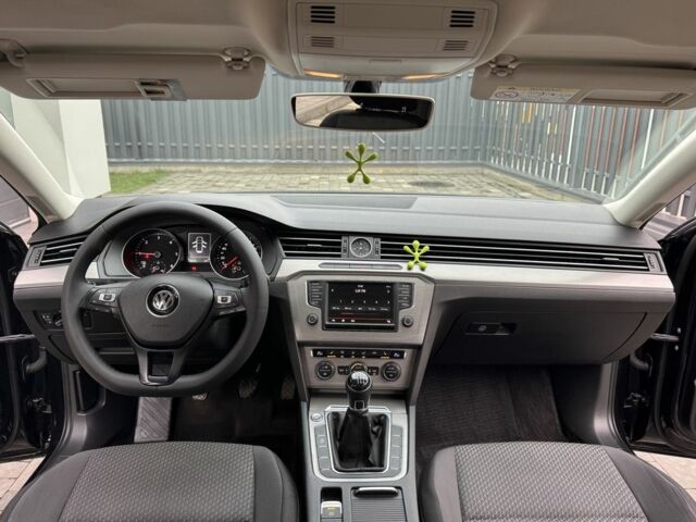 Черный Фольксваген Пассат Вариант, объемом двигателя 1.6 л и пробегом 255 тыс. км за 11900 $, фото 11 на Automoto.ua