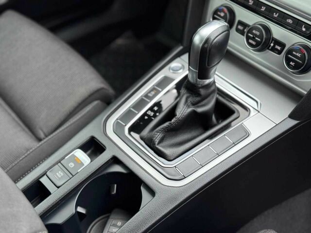 Чорний Фольксваген Пассат Варіант, об'ємом двигуна 2 л та пробігом 190 тис. км за 14899 $, фото 1 на Automoto.ua