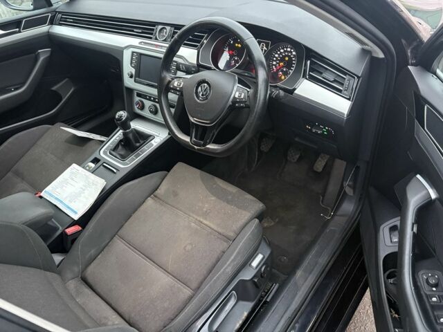 Черный Фольксваген Пассат Вариант, объемом двигателя 2 л и пробегом 129 тыс. км за 5400 $, фото 9 на Automoto.ua