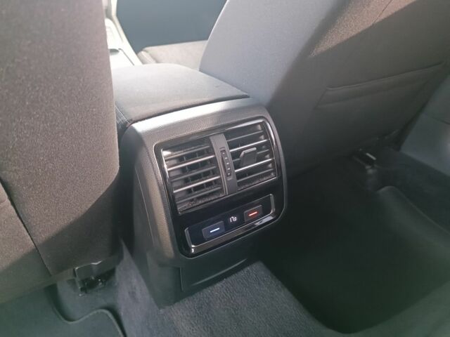 Черный Фольксваген Пассат Вариант, объемом двигателя 2 л и пробегом 245 тыс. км за 15999 $, фото 9 на Automoto.ua