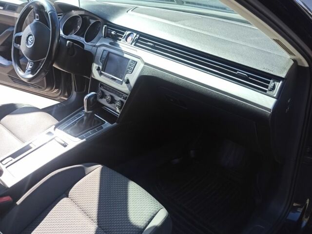 Черный Фольксваген Пассат Вариант, объемом двигателя 1.6 л и пробегом 240 тыс. км за 13500 $, фото 6 на Automoto.ua