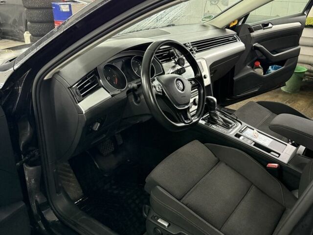 Чорний Фольксваген Пассат Варіант, об'ємом двигуна 2 л та пробігом 265 тис. км за 13500 $, фото 18 на Automoto.ua