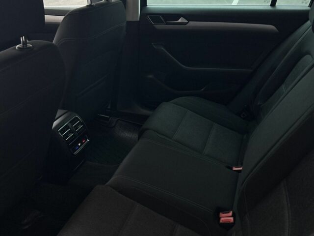 Черный Фольксваген Пассат Вариант, объемом двигателя 2 л и пробегом 241 тыс. км за 13800 $, фото 6 на Automoto.ua