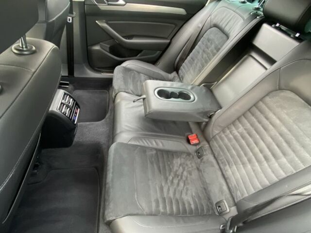 Чорний Фольксваген Пассат Варіант, об'ємом двигуна 2 л та пробігом 245 тис. км за 15500 $, фото 2 на Automoto.ua