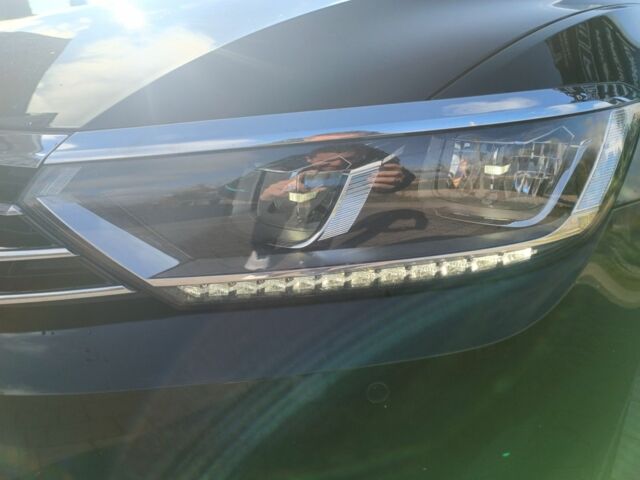 Черный Фольксваген Пассат Вариант, объемом двигателя 2 л и пробегом 245 тыс. км за 15999 $, фото 21 на Automoto.ua