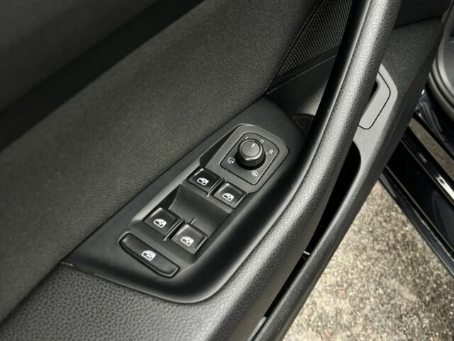 Черный Фольксваген Пассат Вариант, объемом двигателя 2 л и пробегом 258 тыс. км за 14300 $, фото 4 на Automoto.ua