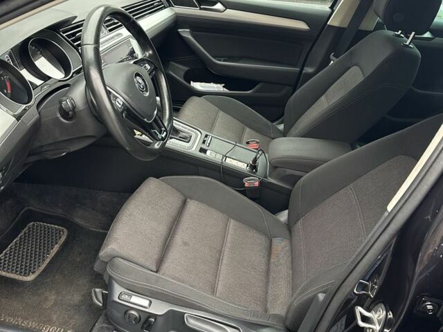 Черный Фольксваген Пассат Вариант, объемом двигателя 2 л и пробегом 380 тыс. км за 12500 $, фото 12 на Automoto.ua