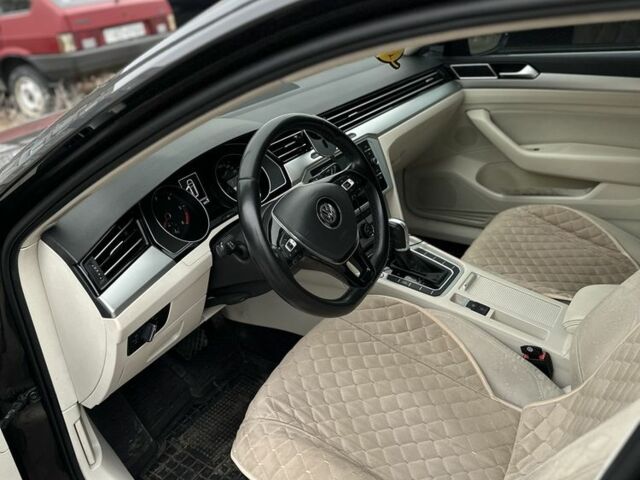 Черный Фольксваген Пассат Вариант, объемом двигателя 2 л и пробегом 208 тыс. км за 16200 $, фото 5 на Automoto.ua