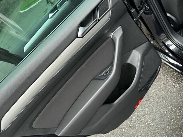 Черный Фольксваген Пассат Вариант, объемом двигателя 2 л и пробегом 380 тыс. км за 12500 $, фото 18 на Automoto.ua