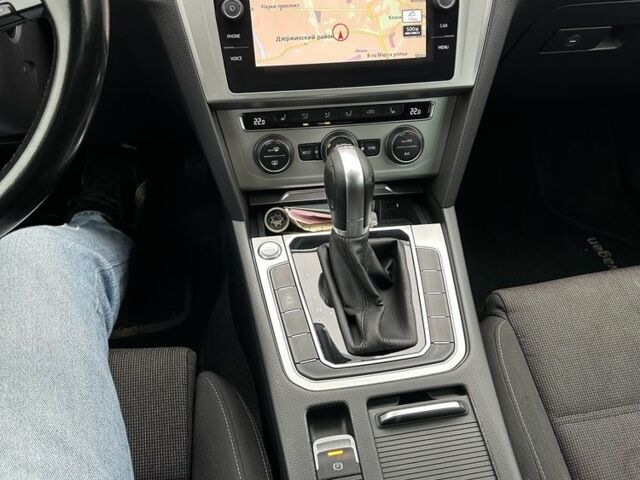 Черный Фольксваген Пассат Вариант, объемом двигателя 2 л и пробегом 380 тыс. км за 12500 $, фото 6 на Automoto.ua