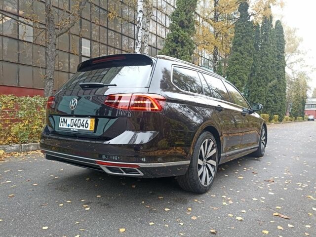 Фольксваген Пассат Варіант 2017 у Житомирі на Automoto.ua Чорний Фольксваген Пассат Варіант, об'ємом двигуна 2 л та пробігом 186 тис. км за 19900 $, фото 2 на Automoto.ua