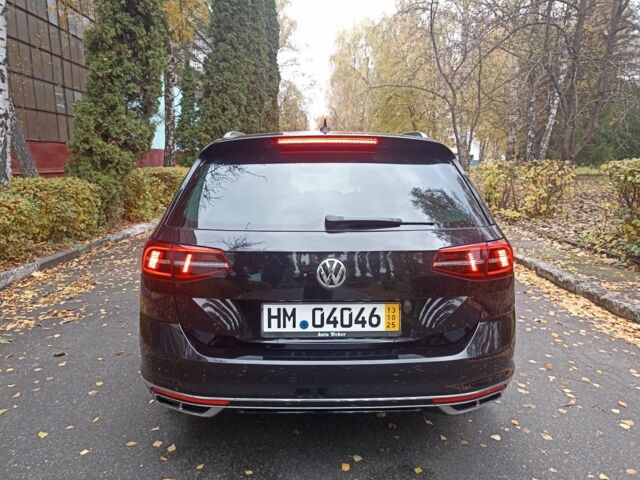 Фольксваген Пассат Варіант 2017 у Житомирі на Automoto.ua Чорний Фольксваген Пассат Варіант, об'ємом двигуна 2 л та пробігом 186 тис. км за 19900 $, фото 4 на Automoto.ua