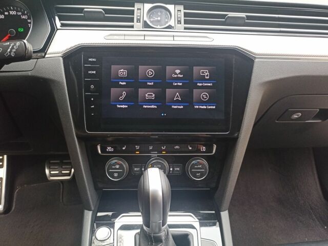 Фольксваген Пассат Варіант 2017 у Житомирі на Automoto.ua Чорний Фольксваген Пассат Варіант, об'ємом двигуна 2 л та пробігом 186 тис. км за 19900 $, фото 22 на Automoto.ua