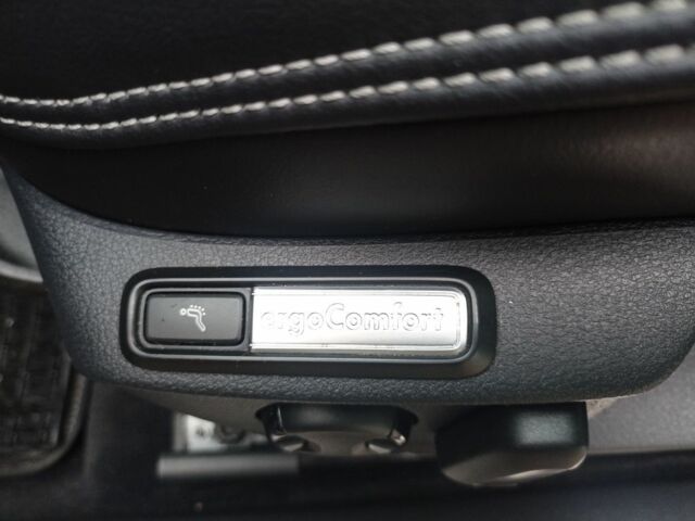 Фольксваген Пассат Варіант 2017 у Житомирі на Automoto.ua Чорний Фольксваген Пассат Варіант, об'ємом двигуна 2 л та пробігом 186 тис. км за 19900 $, фото 14 на Automoto.ua