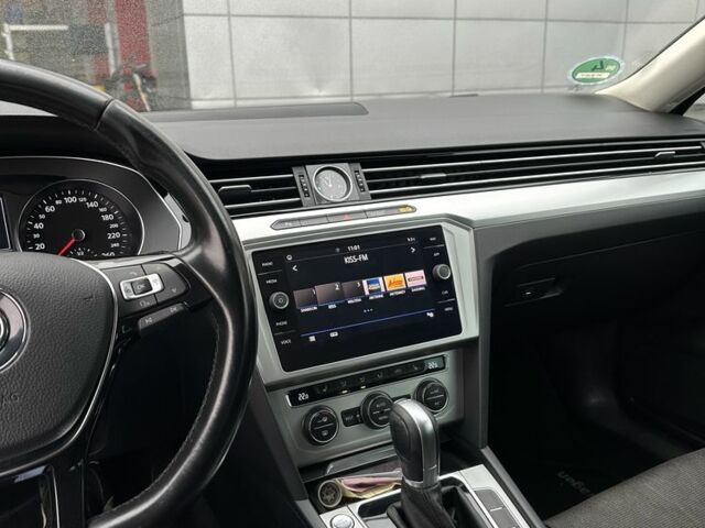 Черный Фольксваген Пассат Вариант, объемом двигателя 2 л и пробегом 380 тыс. км за 12500 $, фото 10 на Automoto.ua