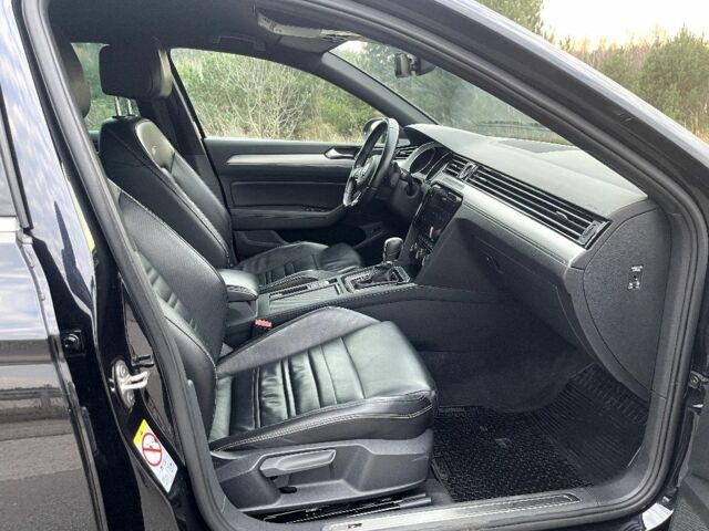 Черный Фольксваген Пассат Вариант, объемом двигателя 2 л и пробегом 186 тыс. км за 17900 $, фото 6 на Automoto.ua