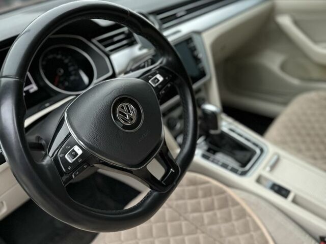 Черный Фольксваген Пассат Вариант, объемом двигателя 2 л и пробегом 208 тыс. км за 16200 $, фото 6 на Automoto.ua