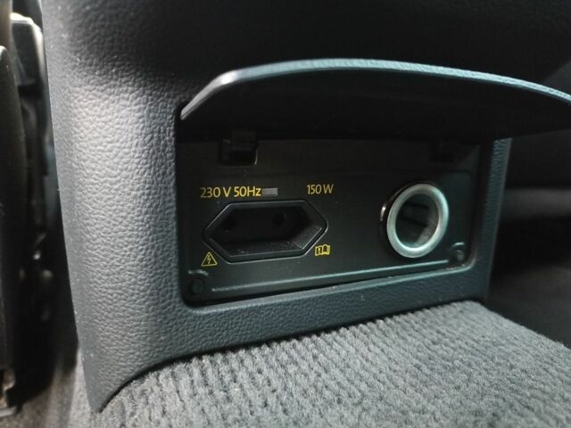 Черный Фольксваген Пассат Вариант, объемом двигателя 2 л и пробегом 186 тыс. км за 17900 $, фото 13 на Automoto.ua