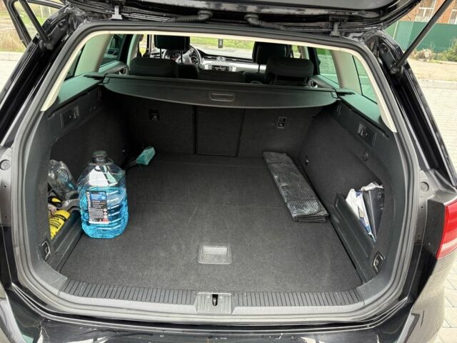 Чорний Фольксваген Пассат Варіант, об'ємом двигуна 2 л та пробігом 220 тис. км за 16000 $, фото 4 на Automoto.ua