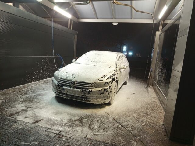 Чорний Фольксваген Пассат Варіант, об'ємом двигуна 2 л та пробігом 307 тис. км за 16500 $, фото 3 на Automoto.ua