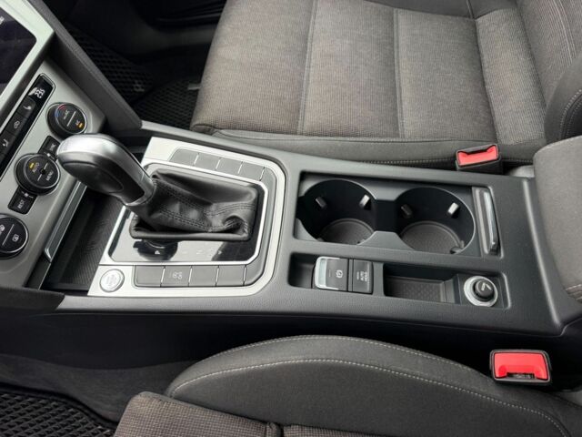 Черный Фольксваген Пассат Вариант, объемом двигателя 1.6 л и пробегом 253 тыс. км за 16703 $, фото 14 на Automoto.ua