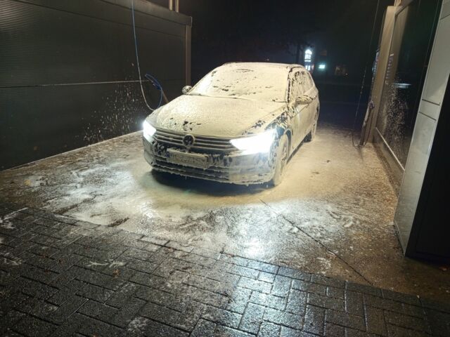 Чорний Фольксваген Пассат Варіант, об'ємом двигуна 2 л та пробігом 307 тис. км за 16500 $, фото 2 на Automoto.ua