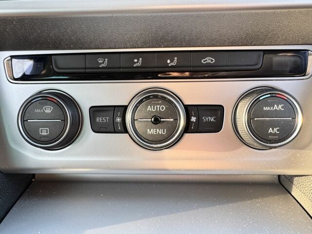 Чорний Фольксваген Пассат Варіант, об'ємом двигуна 2 л та пробігом 147 тис. км за 18300 $, фото 21 на Automoto.ua