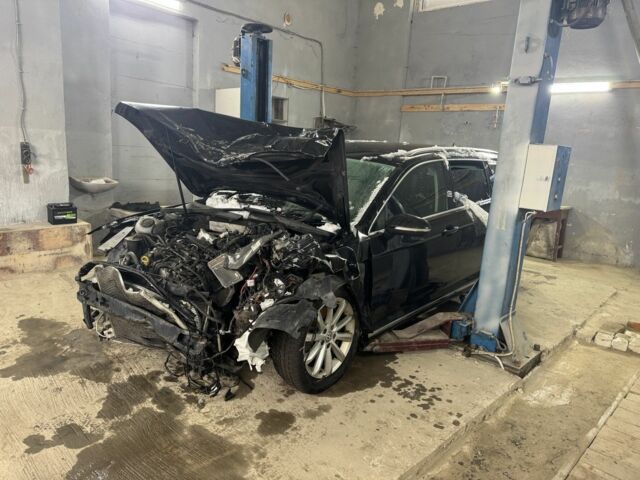 Черный Фольксваген Пассат Вариант, объемом двигателя 2 л и пробегом 300 тыс. км за 5900 $, фото 4 на Automoto.ua