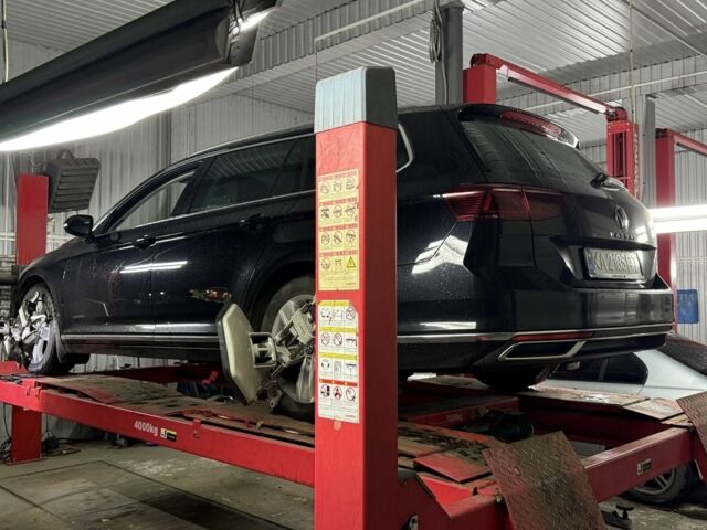 Черный Фольксваген Пассат Вариант, объемом двигателя 2 л и пробегом 190 тыс. км за 20700 $, фото 12 на Automoto.ua