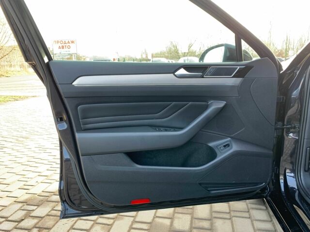 Черный Фольксваген Пассат Вариант, объемом двигателя 2 л и пробегом 190 тыс. км за 21950 $, фото 7 на Automoto.ua