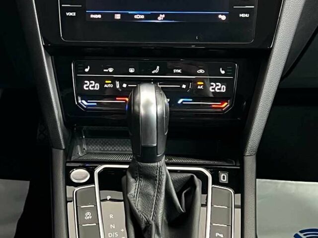 Черный Фольксваген Пассат Вариант, объемом двигателя 2 л и пробегом 199 тыс. км за 20950 $, фото 14 на Automoto.ua