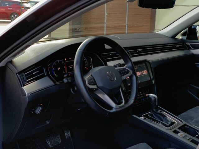 Черный Фольксваген Пассат Вариант, объемом двигателя 2 л и пробегом 190 тыс. км за 21950 $, фото 8 на Automoto.ua