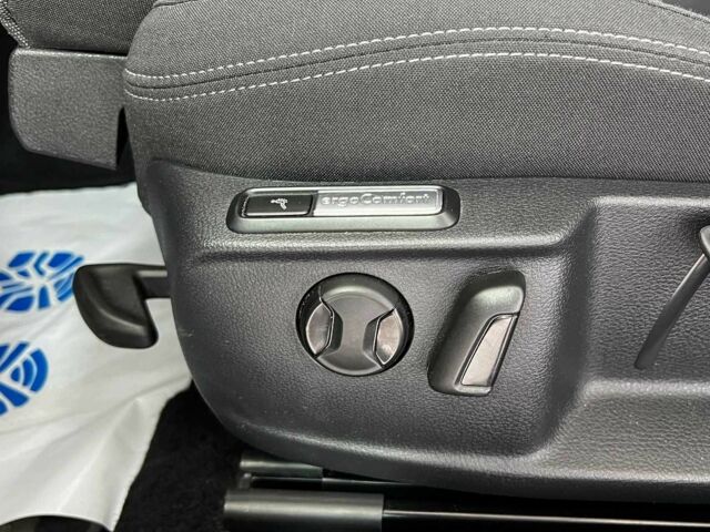 Черный Фольксваген Пассат Вариант, объемом двигателя 2 л и пробегом 199 тыс. км за 20950 $, фото 20 на Automoto.ua