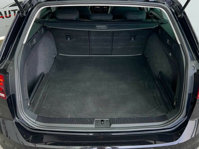 Черный Фольксваген Пассат Вариант, объемом двигателя 2 л и пробегом 199 тыс. км за 20950 $, фото 4 на Automoto.ua