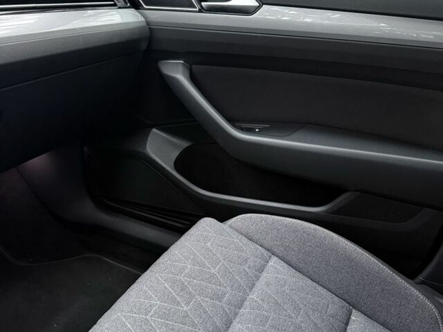 Черный Фольксваген Пассат Вариант, объемом двигателя 1.5 л и пробегом 32 тыс. км за 25000 $, фото 8 на Automoto.ua