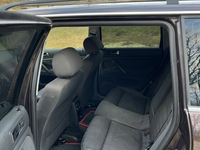 Фіолетовий Фольксваген Пассат Варіант, об'ємом двигуна 1.9 л та пробігом 310 тис. км за 4450 $, фото 15 на Automoto.ua