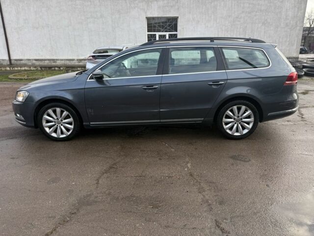 Фіолетовий Фольксваген Пассат Варіант, об'ємом двигуна 2 л та пробігом 149 тис. км за 4200 $, фото 4 на Automoto.ua