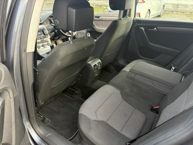 Фіолетовий Фольксваген Пассат Варіант, об'ємом двигуна 2 л та пробігом 149 тис. км за 4200 $, фото 12 на Automoto.ua