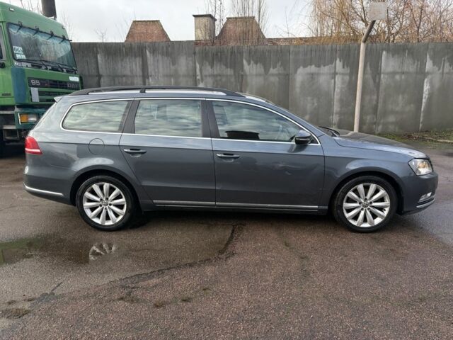 Фіолетовий Фольксваген Пассат Варіант, об'ємом двигуна 2 л та пробігом 149 тис. км за 4200 $, фото 3 на Automoto.ua