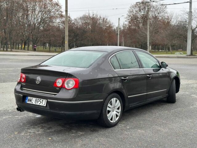 Коричневый Фольксваген Пассат Вариант, объемом двигателя 1.8 л и пробегом 356 тыс. км за 2800 $, фото 2 на Automoto.ua