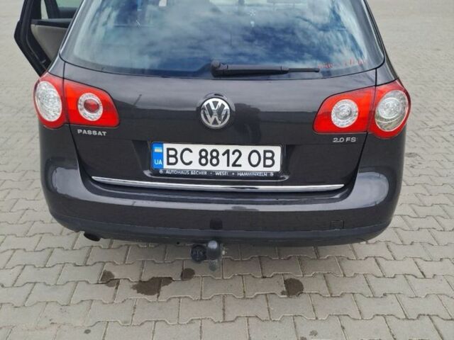 Коричневый Фольксваген Пассат Вариант, объемом двигателя 1.6 л и пробегом 315 тыс. км за 5700 $, фото 1 на Automoto.ua